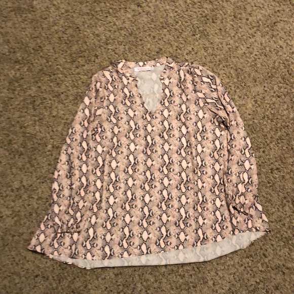 IZZY AND LOLA PINK SNAKESKIN TOP - Picture 3 of 6